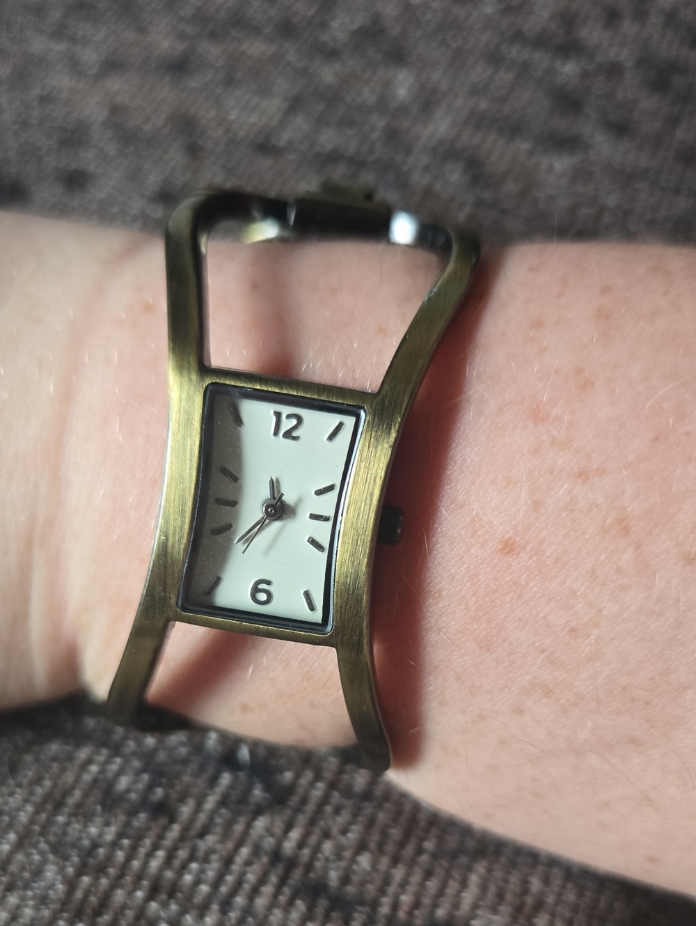 Vintage Classic Bronze-Tone Women's Cuff Watch - MCM Clamper 💫